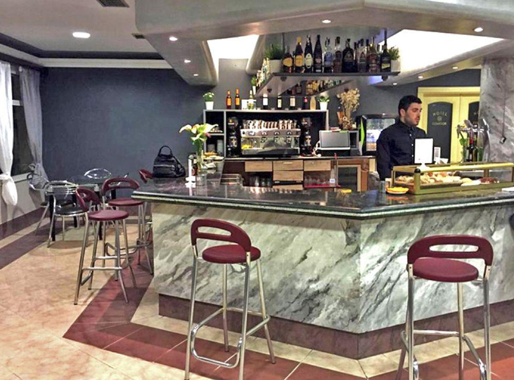 Hotel Real De Castilla 토르데실라 외부 사진