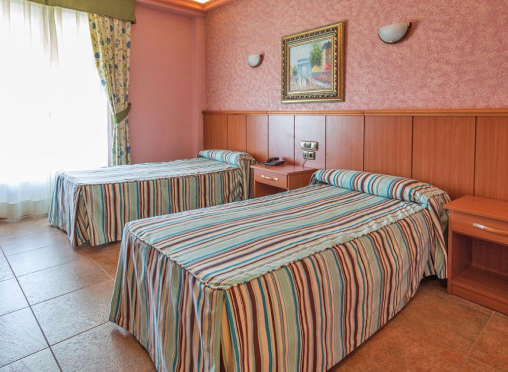 Hotel Real De Castilla 토르데실라 외부 사진