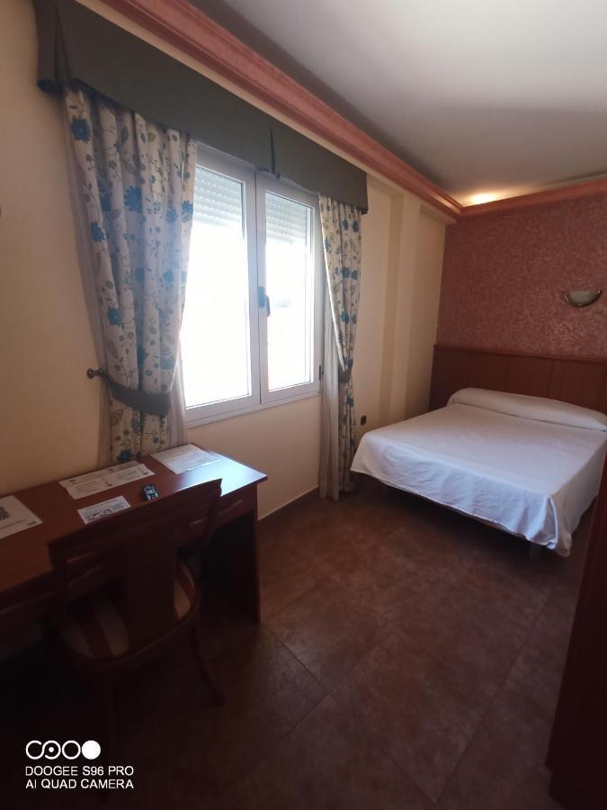 Hotel Real De Castilla 토르데실라 외부 사진