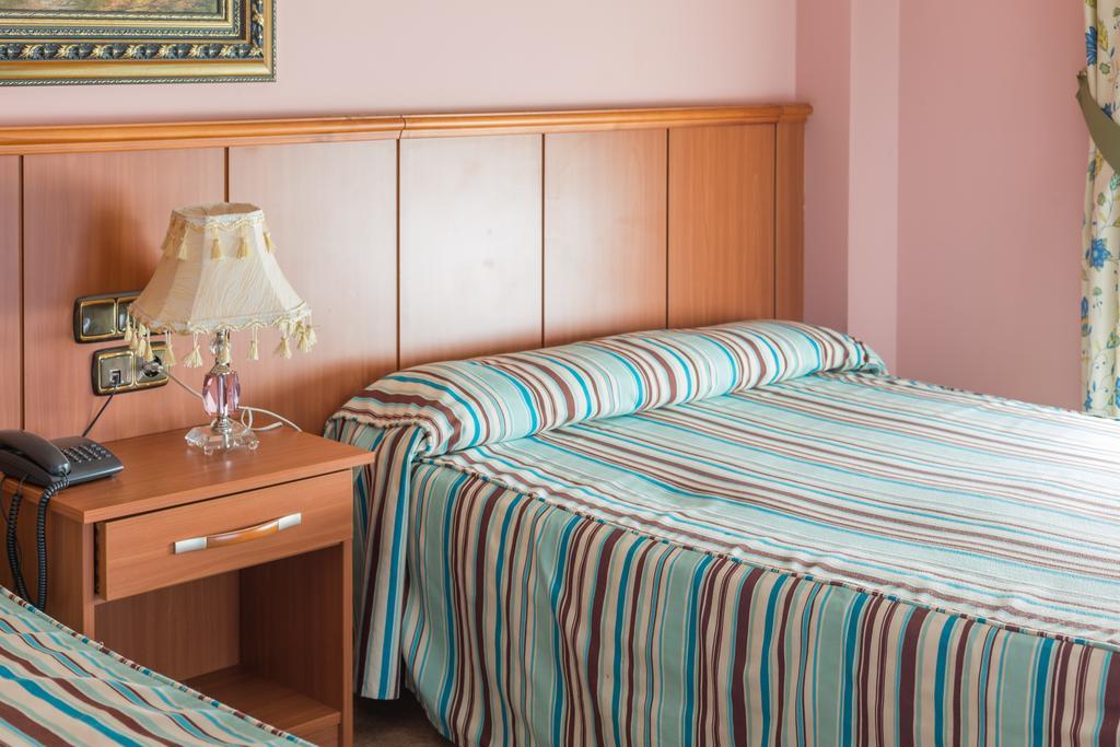 Hotel Real De Castilla 토르데실라 외부 사진