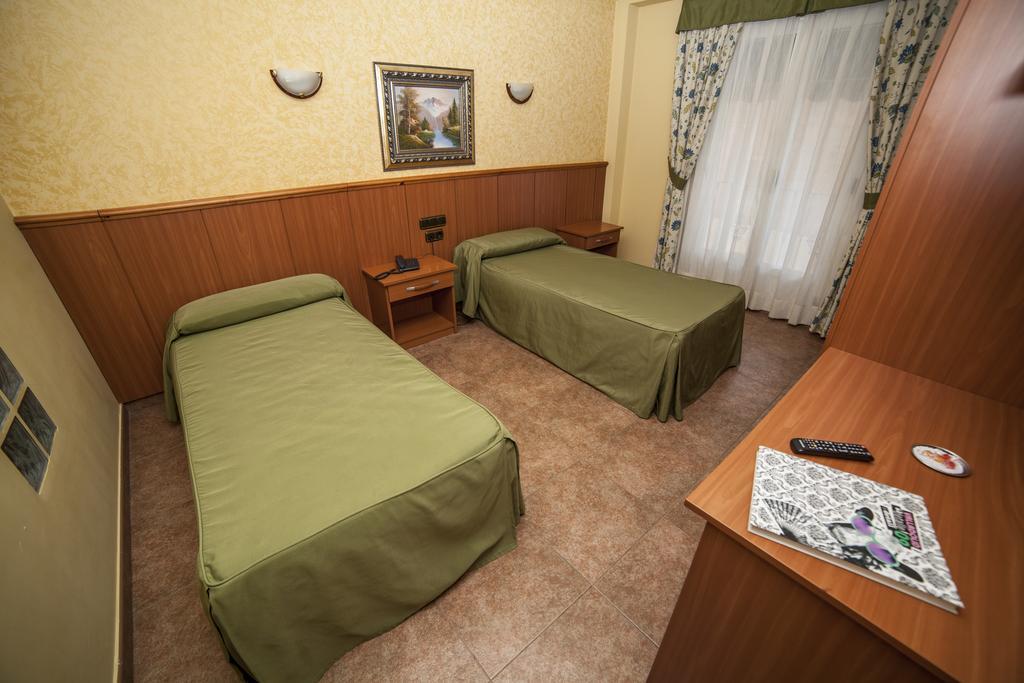 Hotel Real De Castilla 토르데실라 객실 사진