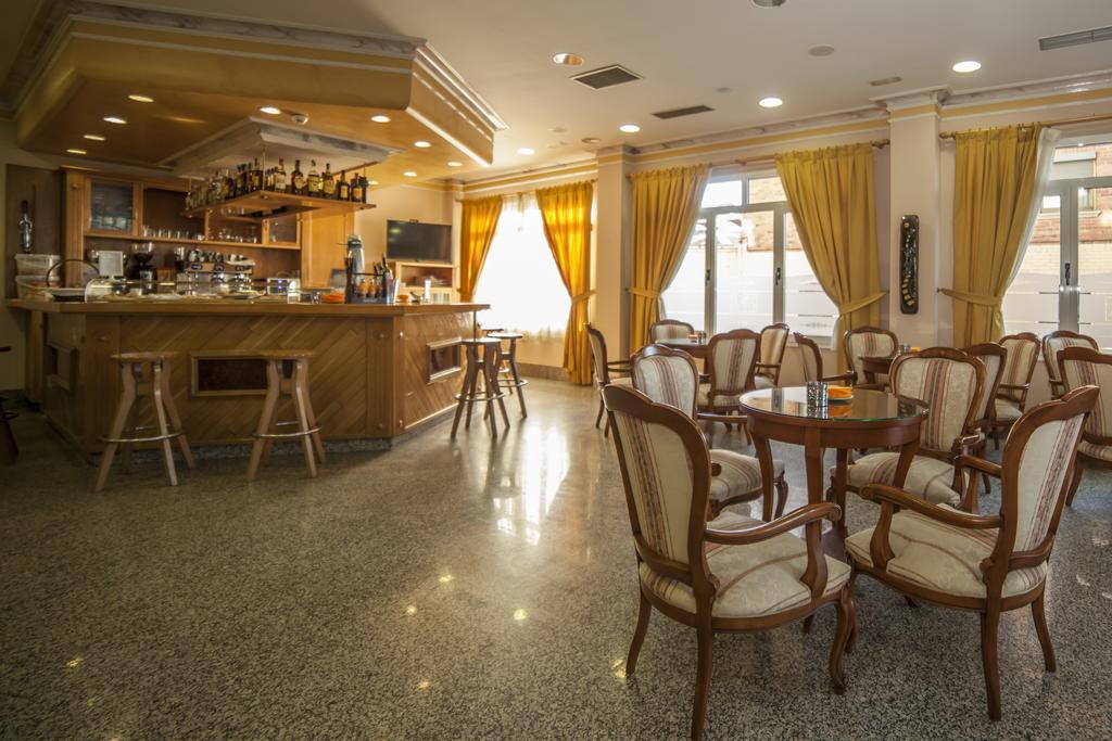 Hotel Real De Castilla 토르데실라 외부 사진