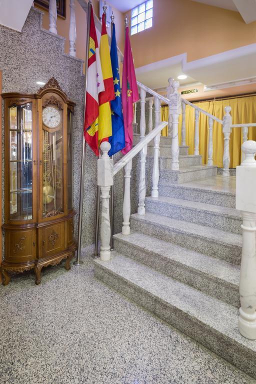 Hotel Real De Castilla 토르데실라 외부 사진