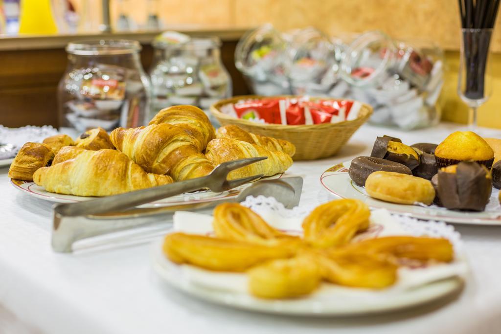 Hotel Real De Castilla 토르데실라 외부 사진