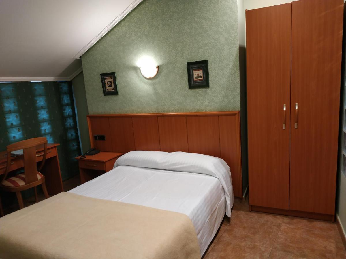 Hotel Real De Castilla 토르데실라 외부 사진