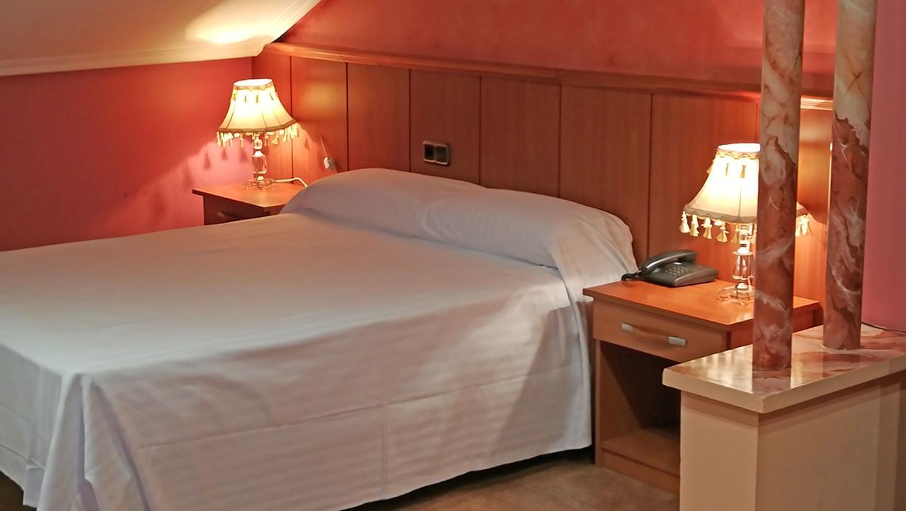 Hotel Real De Castilla 토르데실라 외부 사진