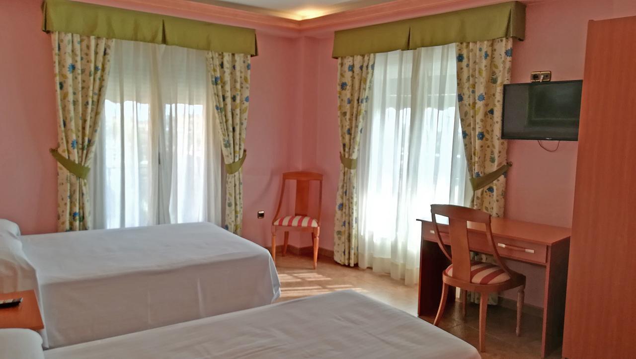 Hotel Real De Castilla 토르데실라 외부 사진