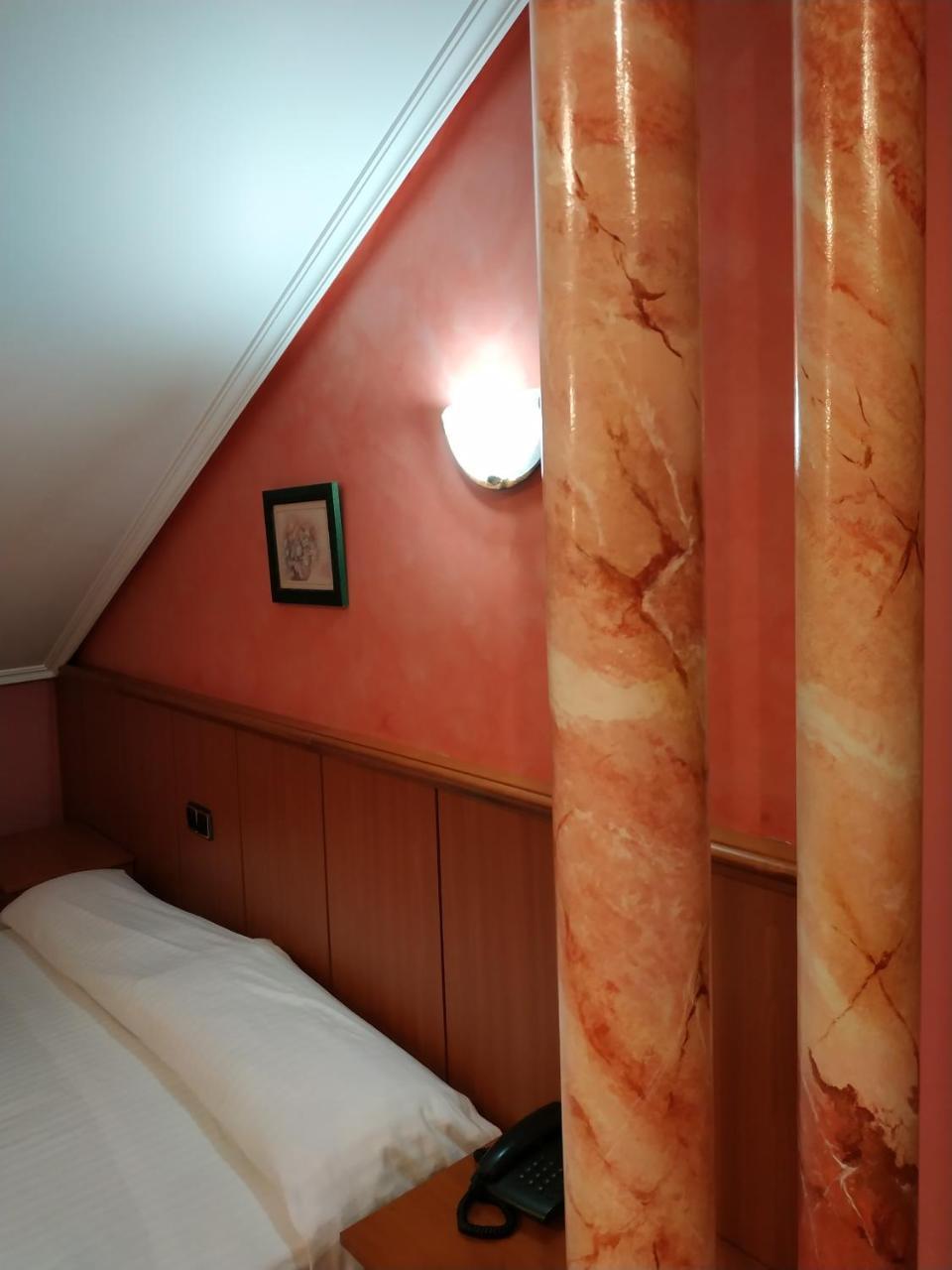 Hotel Real De Castilla 토르데실라 외부 사진