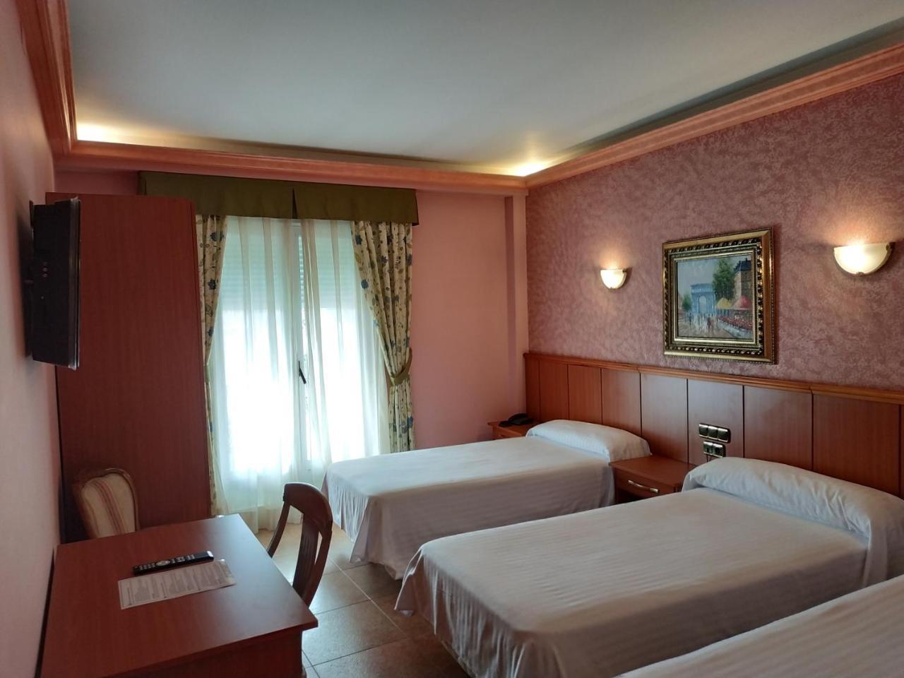 Hotel Real De Castilla 토르데실라 외부 사진