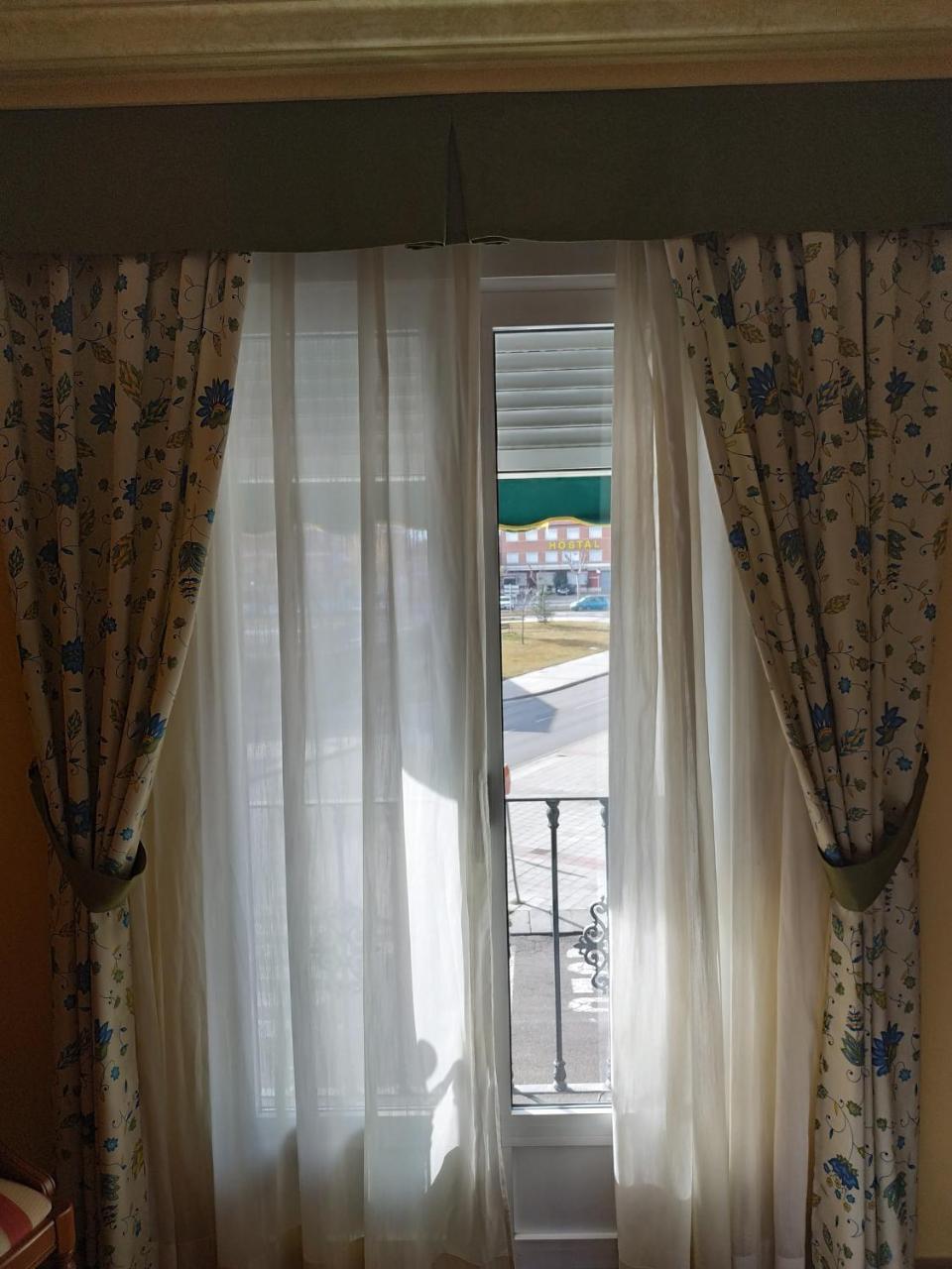 Hotel Real De Castilla 토르데실라 외부 사진