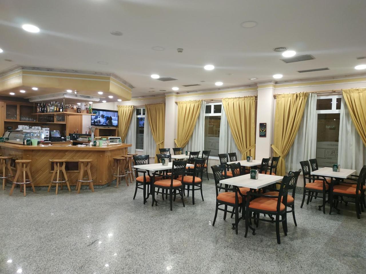 Hotel Real De Castilla 토르데실라 외부 사진