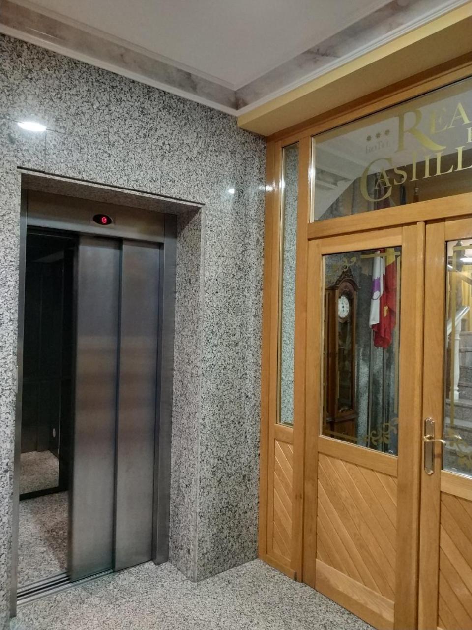 Hotel Real De Castilla 토르데실라 외부 사진